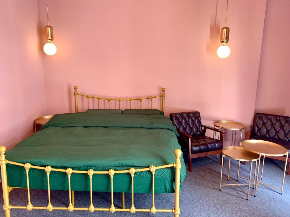 Loft Wo Design Inn Tainan Luaran gambar