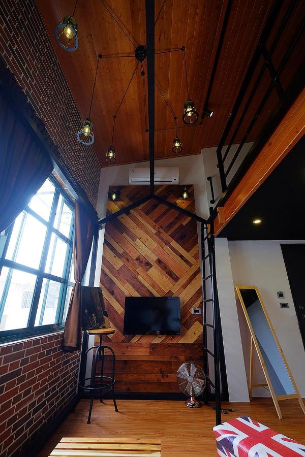 Loft Wo Design Inn Tainan Luaran gambar