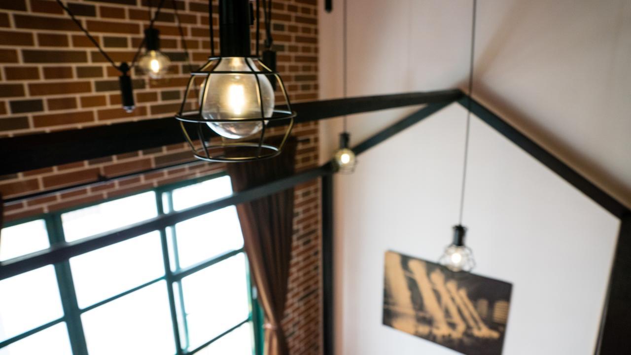 Loft Wo Design Inn Tainan Luaran gambar