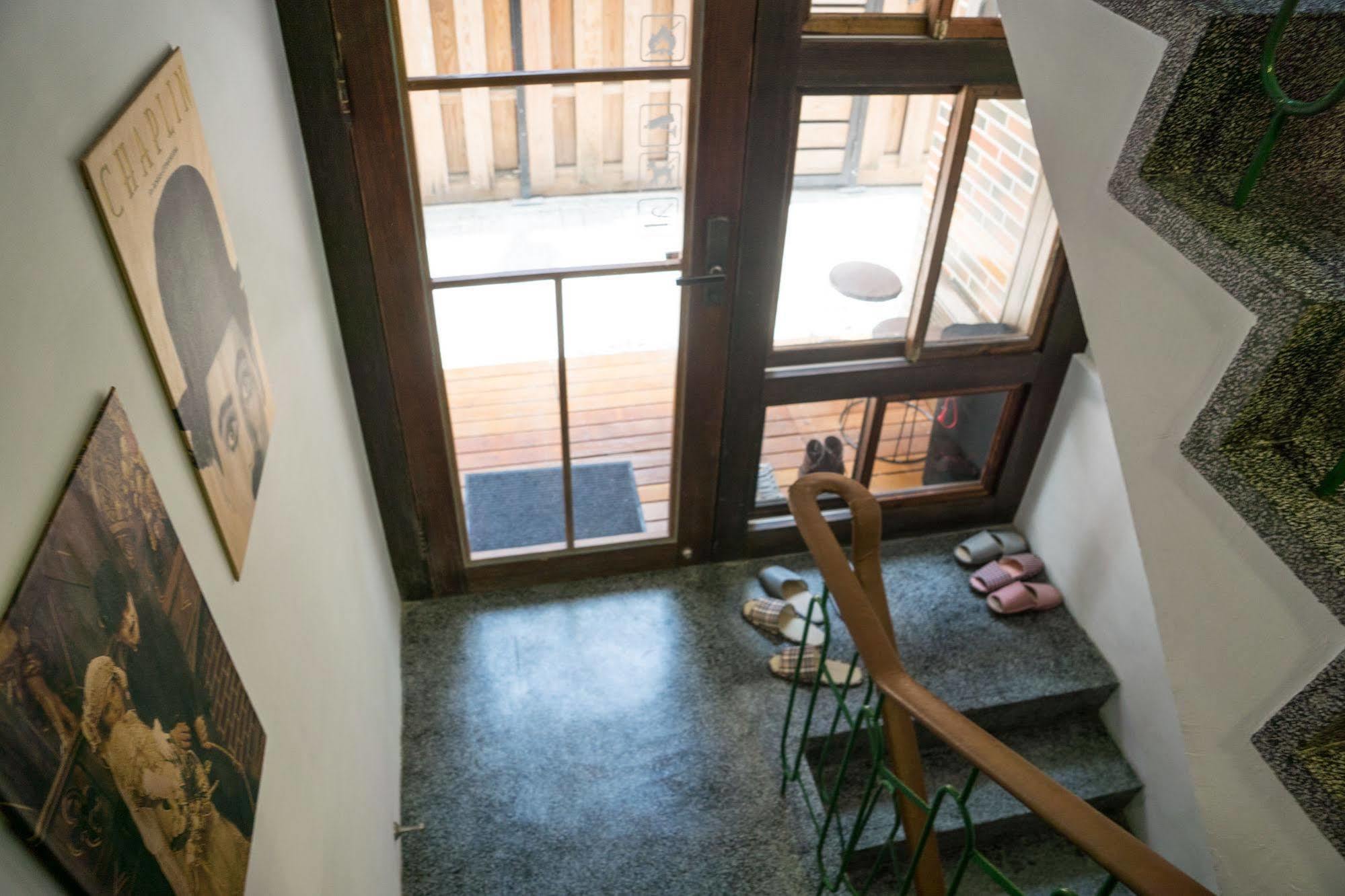 Loft Wo Design Inn Tainan Luaran gambar