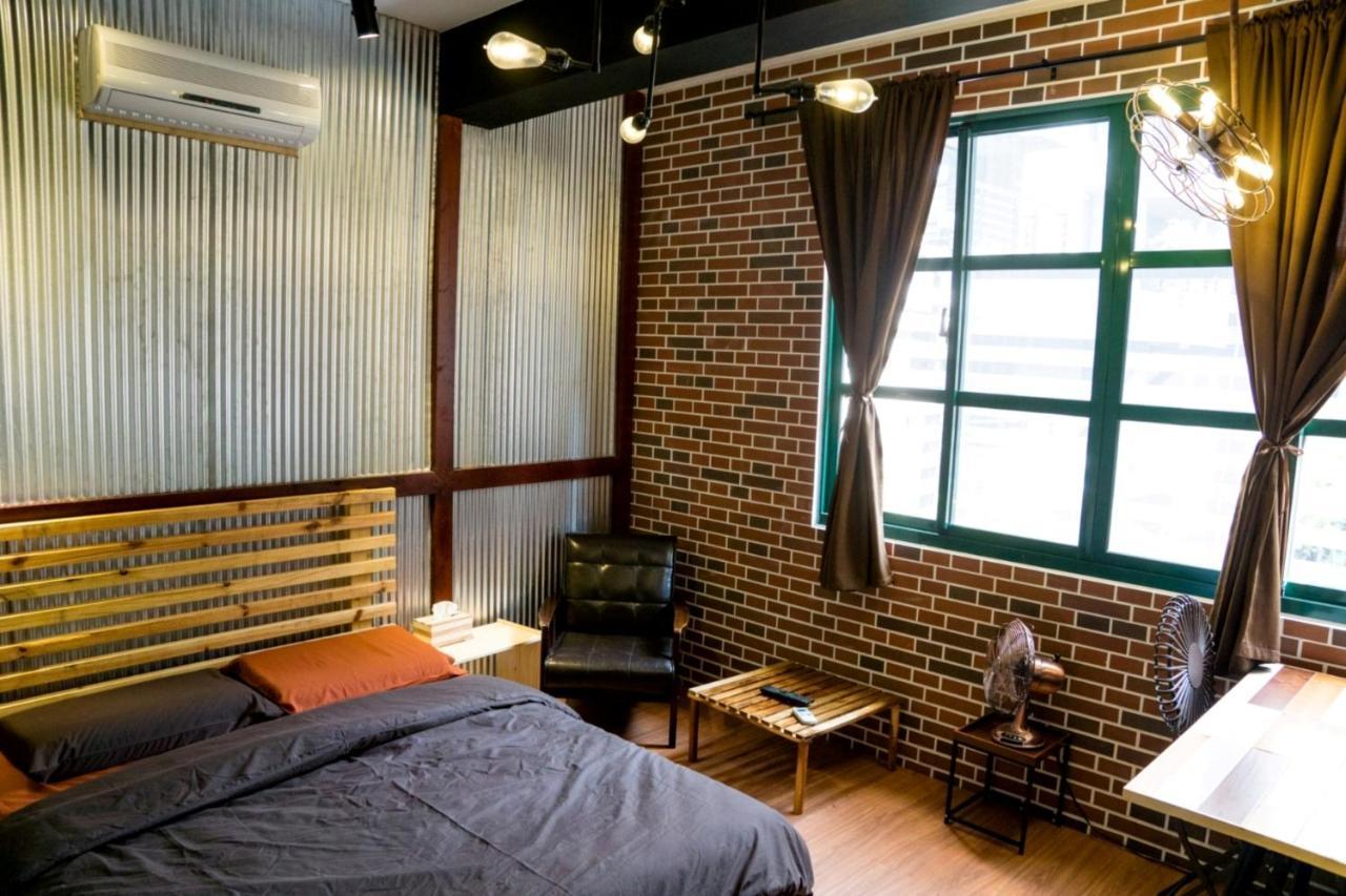 Loft Wo Design Inn Tainan Luaran gambar